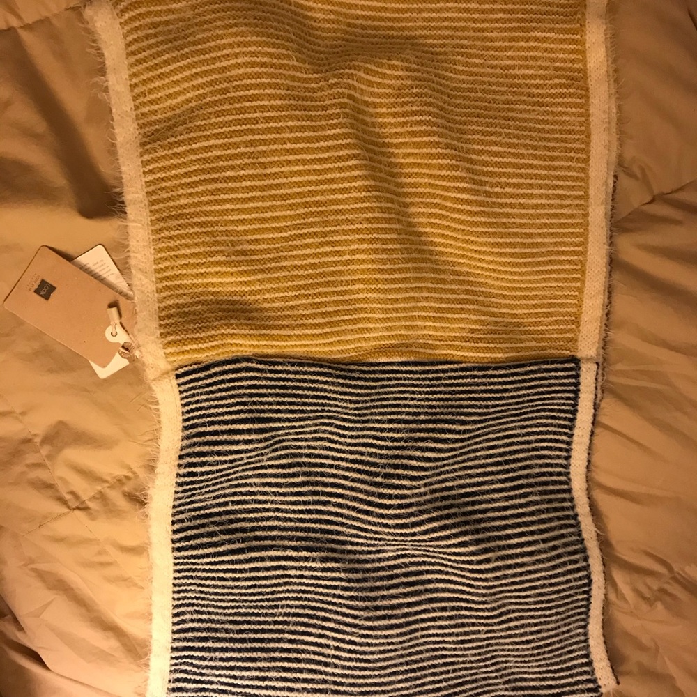 Infinity Scarf - Picture 3 of 5